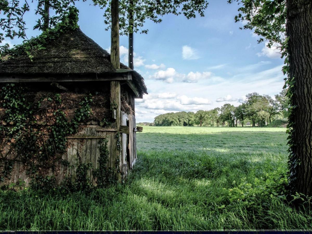 Staying In A Thatched Barn With Box Bed Beautiful View Region Achterhoek Geesteren  ภายนอก รูปภาพ
